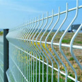 2016 nouveaux produits soudés maille clôture de la Chine fabricant
